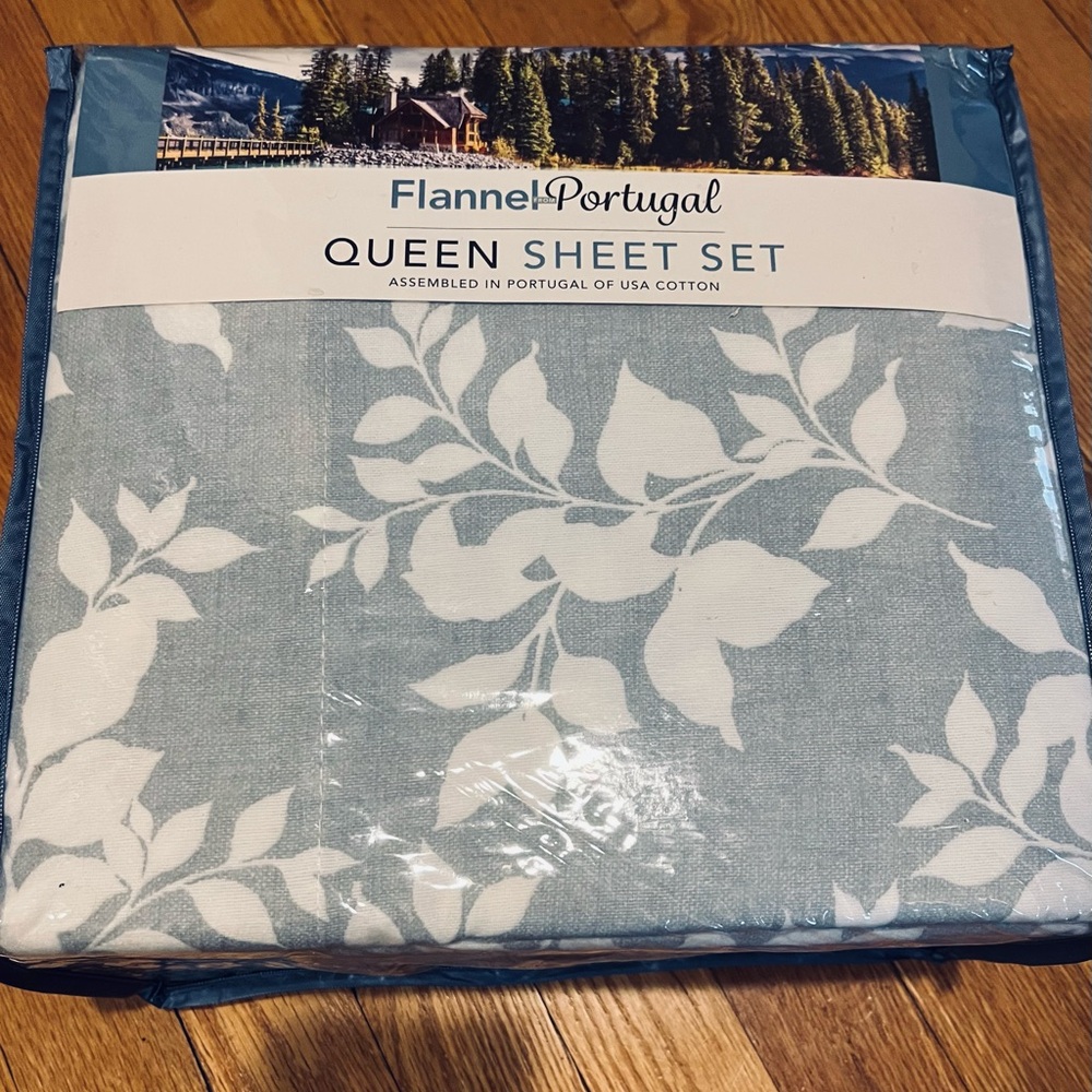 Flannel From Portugal Queen Sheet Set 
Shadow Leaf